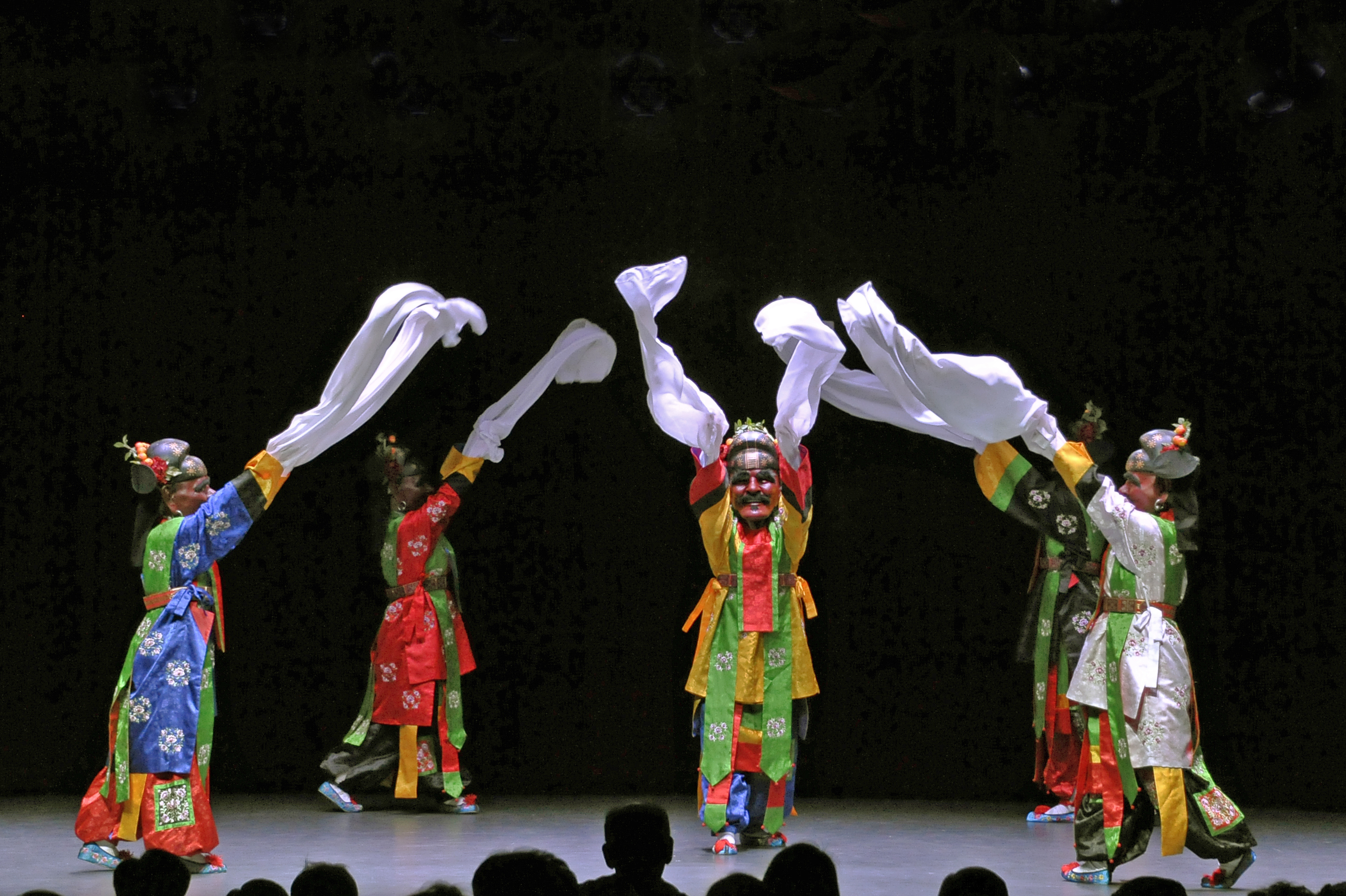 韓国最高の名門が見せる韓国伝統踊りの饗宴 문화 文化 ニュース 기사본문 아시아씨이뉴스